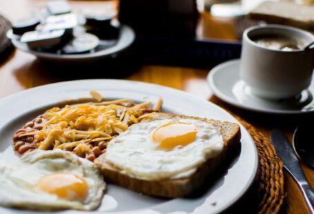 Breakfast - Fried Egg and Bread Pklatter
